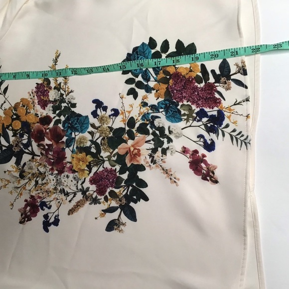 Zara Classy Women’s Top Long Sleeves with a bow and Flowers in the Front US M - Picture 15 of 16